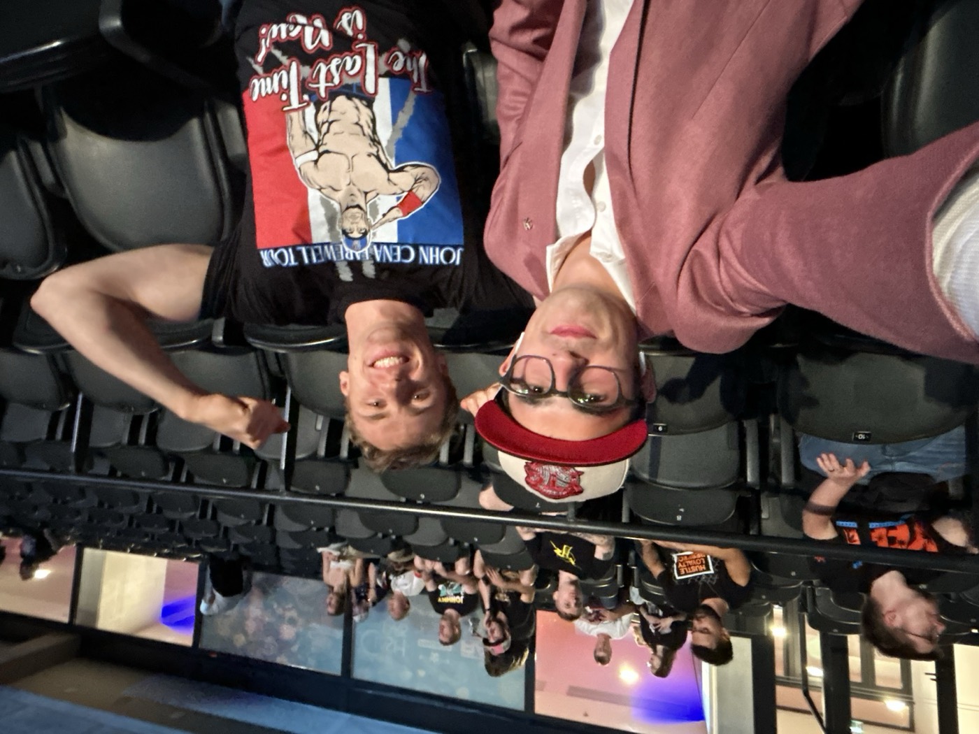 Vincent y Matteo en un espectáculo de lucha libre en París